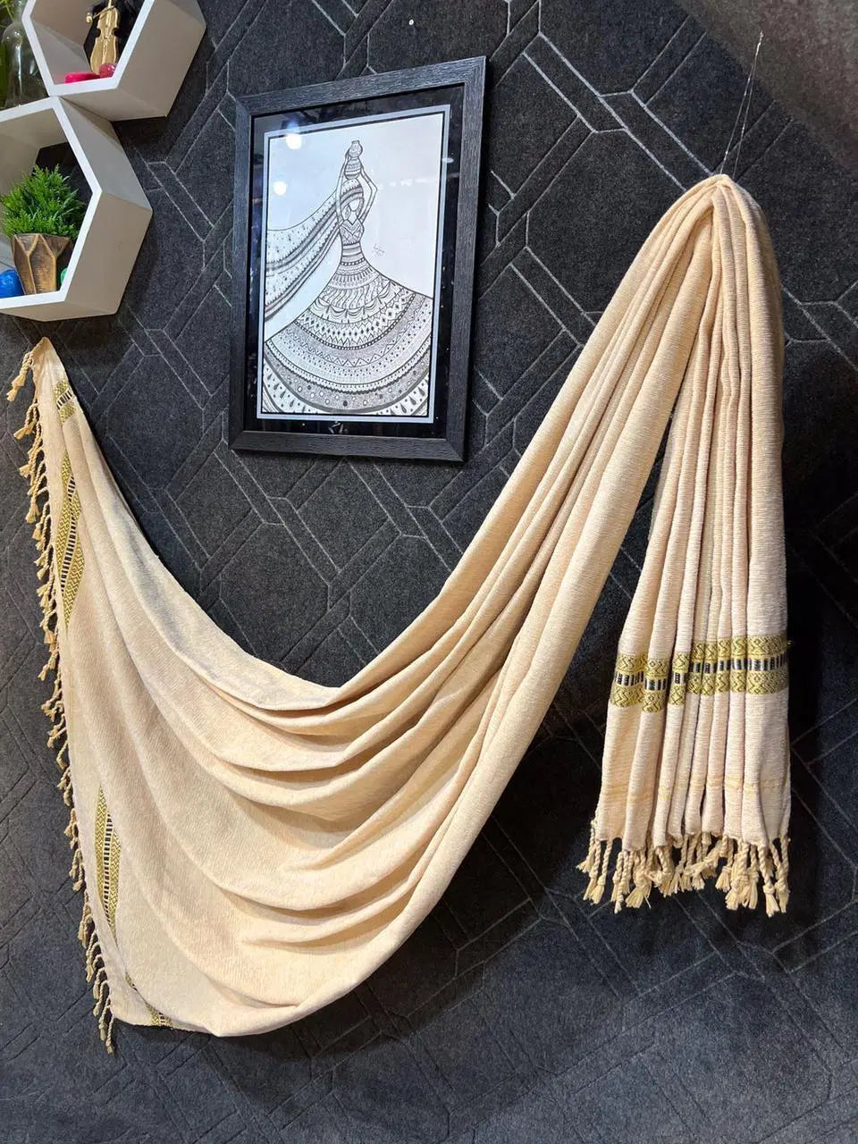 Luxurious Velvet Shawl - 1 Pc