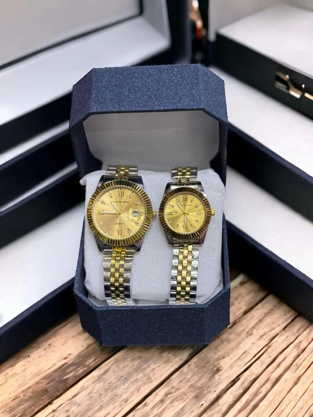 Stylish Quartz Couple Watch - 2 Pcs Chain Strap Design